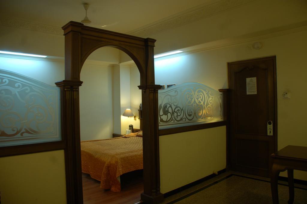Park Palace Hotel Kolkata Exterior photo